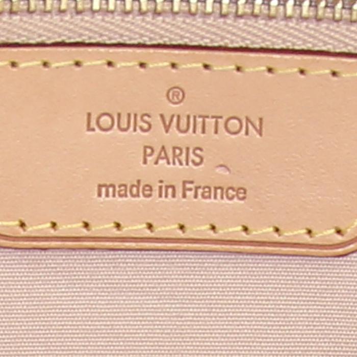 Louis Vuitton Brea handbag in beige monogram patent leather and natural leather - Detail D4