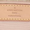 Louis Vuitton Brea handbag in beige monogram patent leather and natural leather - Detail D4 thumbnail