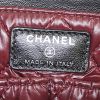 Bolsito de mano Chanel en cuero acolchado negro - Detail D3 thumbnail