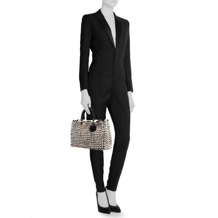Dior Diorissimo medium model shoulder bag in white and black bicolor mink and black python - Detail D1