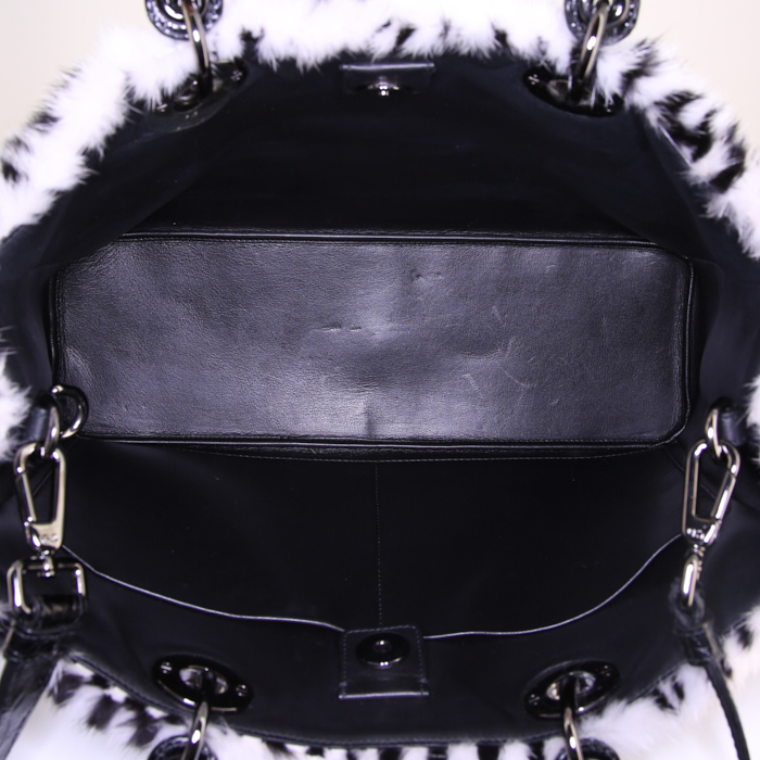 Sac bandoulière Dior Diorissimo moyen modèle en vison bicolore blanc et noir et python noir - Detail D3
