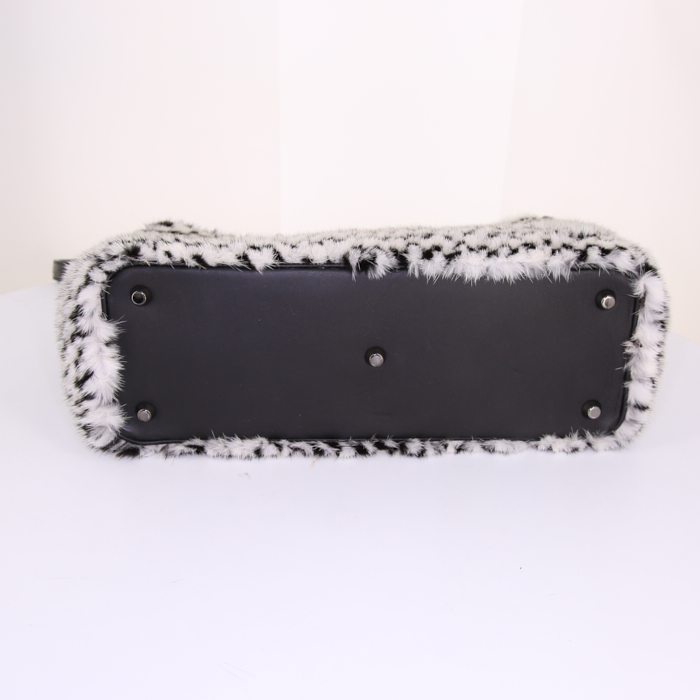 Dior Diorissimo medium model shoulder bag in white and black bicolor mink and black python - Detail D5