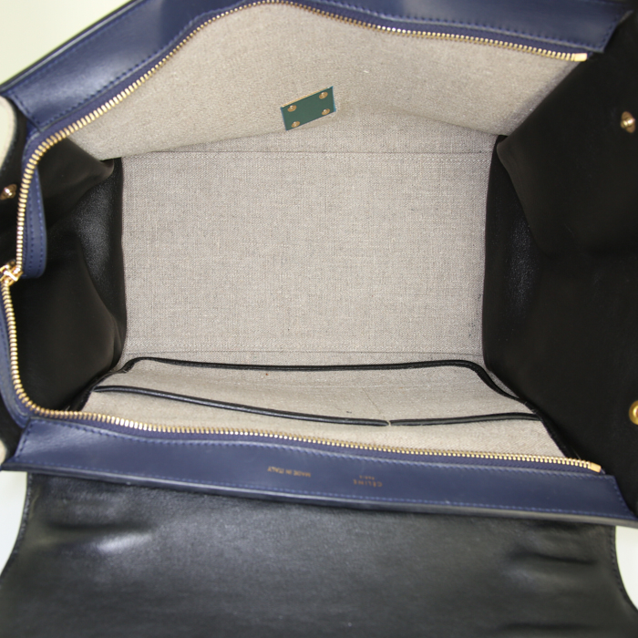 Bolso de mano Celine Trapeze modelo mediano en cuero negro y azul y lona beige - Detail D3