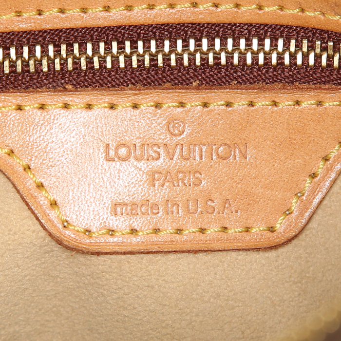 Bolso de mano Louis Vuitton Looping modelo pequeño en lona Monogram marrón y cuero natural - Detail D3