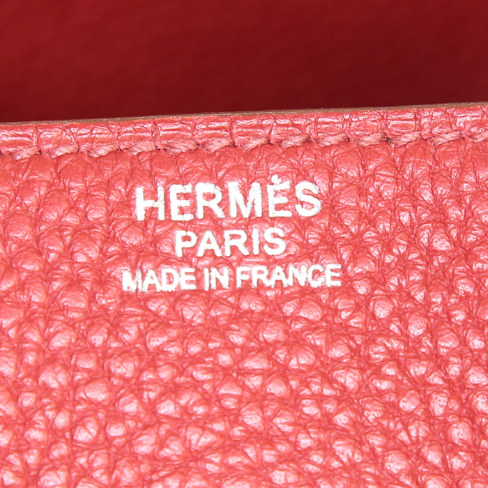 Hermes Lindy 34 cm handbag in red togo leather - Detail D3