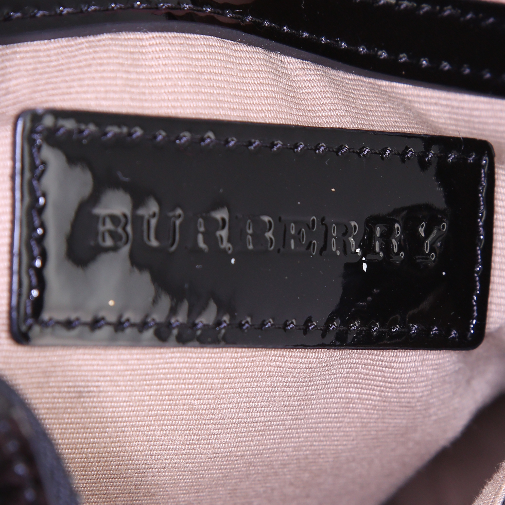 Borsa Burberry in tela Haymarket beige e pelle verniciata nera - Detail D3