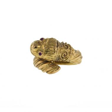Lalaounis Animal Head ring in yellow gold and ruby