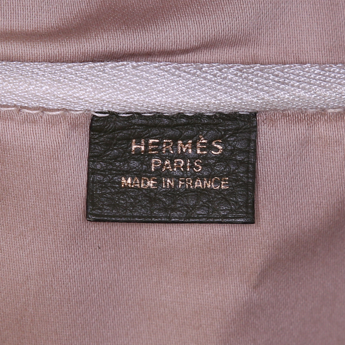 Hermes Victoria travel bag in olive green togo leather and beige canvas - Detail D3