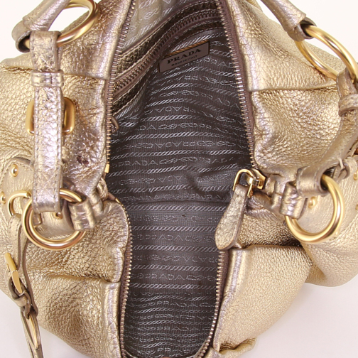 Prada Lux Chain handbag in gold grained leather - Detail D2