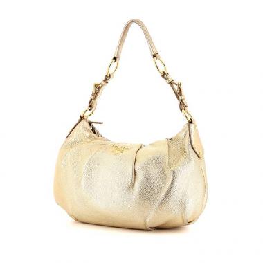 Bolso de mano Prada Lux Chain en cuero granulado dorado