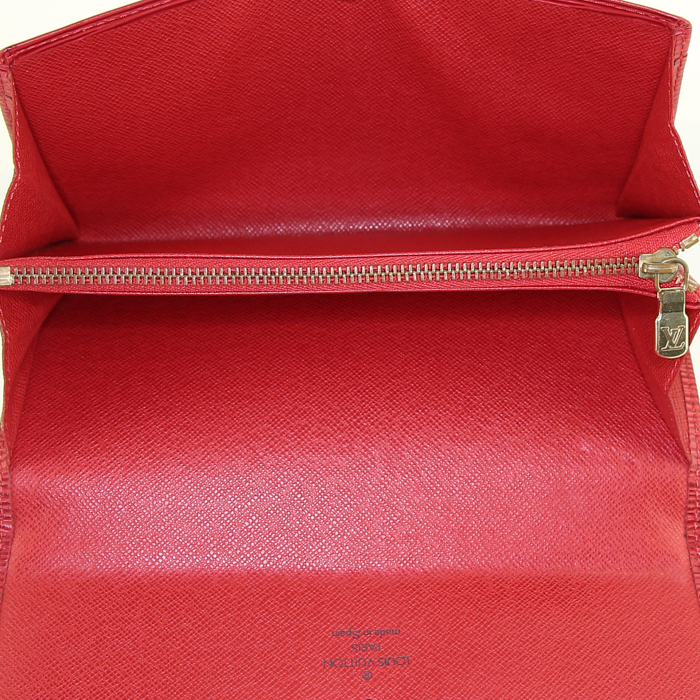 Louis Vuitton Sarah wallet in red epi leather - Detail D2