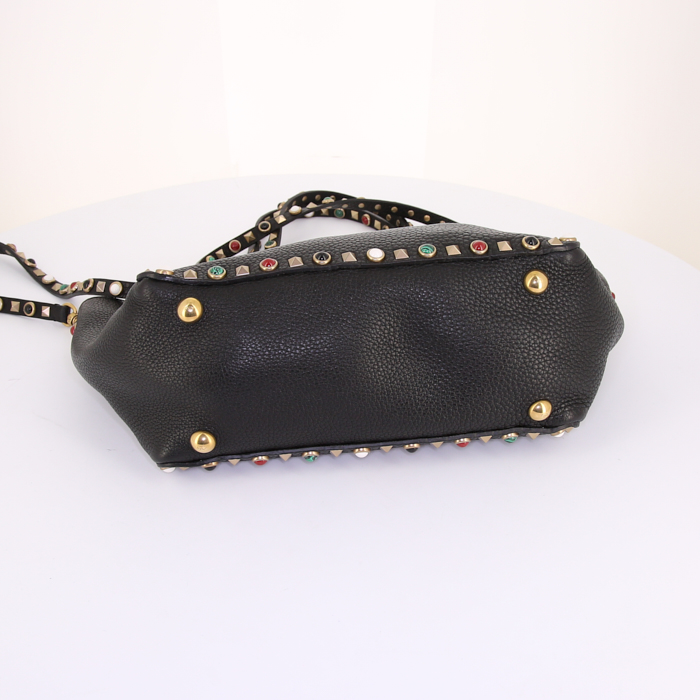 Bolso para llevar al hombro o en la mano Valentino Garavani Rockstud en cuero negro - Detail D5