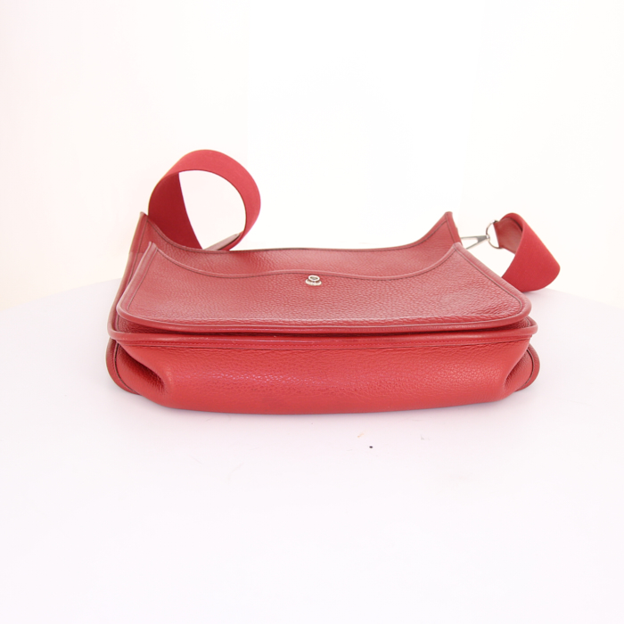 Hermes Evelyne medium model shoulder bag in red togo leather - Detail D4