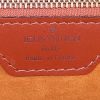 Sac à main Louis Vuitton Lussac en cuir épi marron - Detail D3 thumbnail