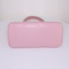Bolso de mano Chanel Medaillon en cuero acolchado rosa - Detail D4 thumbnail