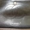 Sac à main Chanel Timeless en cuir grainé matelassé marron - Detail D4 thumbnail