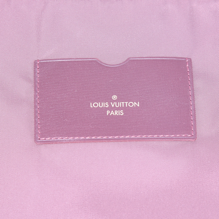 Maleta Louis Vuitton Pegase en lona de lino color rosa claro y cuero morado - Detail D3