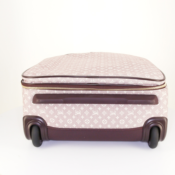 Maleta Louis Vuitton Pegase en lona de lino color rosa claro y cuero morado - Detail D4