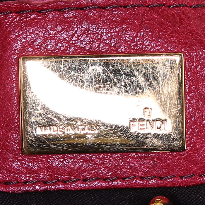 Fendi shopping bag in red grained leather - Detail D4