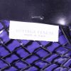 Shopping bag Bottega Veneta Cabat in pelle verniciata intrecciata viola e nera - Detail D3 thumbnail