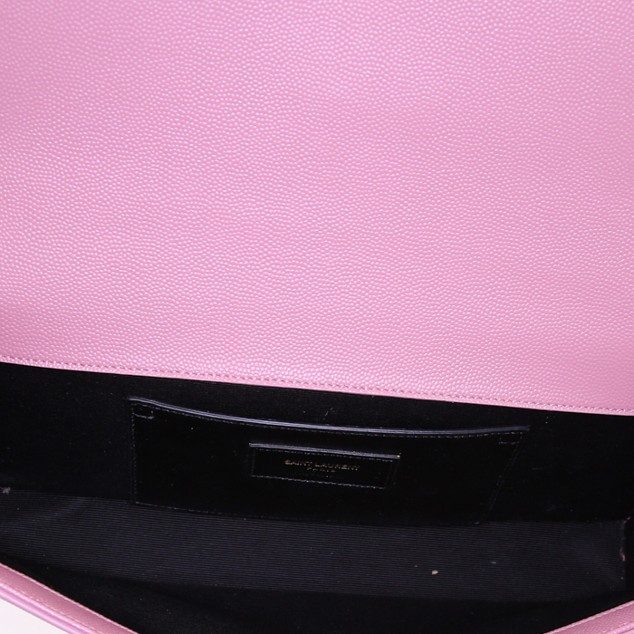 Yves Saint Laurent Chyc pouch in pink grained leather - Detail D2