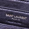 Pochette Yves Saint Laurent Chyc en cuir grainé rose - Detail D3 thumbnail