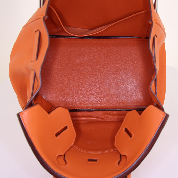Bolso de mano Hermes Birkin 30 cm en cuero swift naranja - Detail D2
