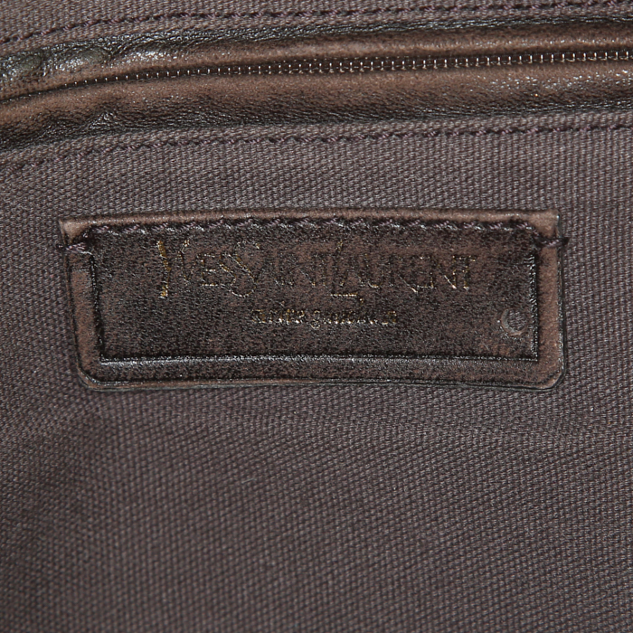 Saint Laurent bag worn on the shoulder or carried in the hand in brown suede - Detail D3