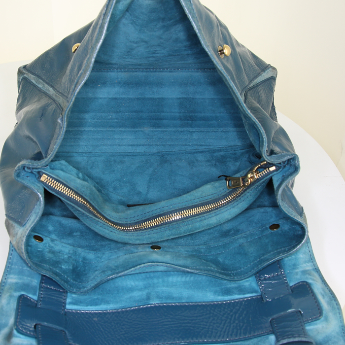 Sac à main Yves Saint Laurent Muse Two en cuir vernis bleu-canard et daim bleu - Detail D2