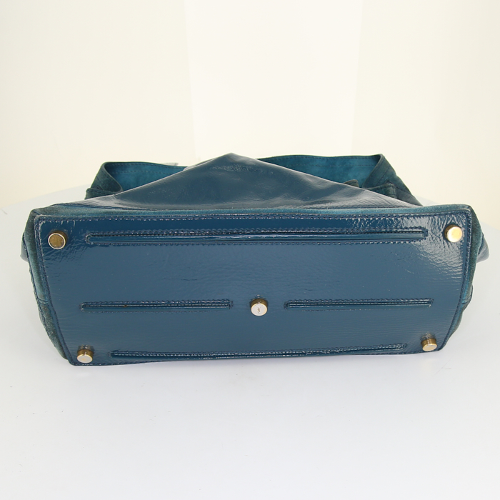 Yves Saint Laurent Muse Two handbag in pigeon blue patent leather and blue suede - Detail D4