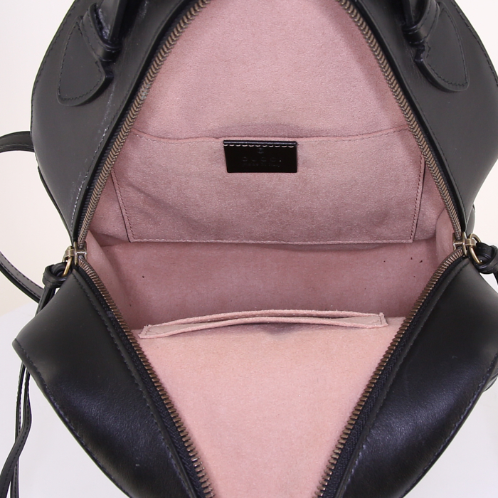 Sac à dos Gucci GG Marmont en cuir matelassé noir - Detail D2