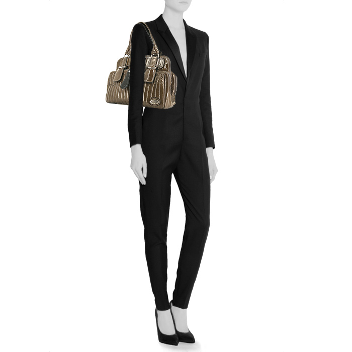 Chloé Bay handbag in brown patent leather - Detail D1