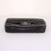 Chanel Baguette handbag in black quilted leather - Detail D5 thumbnail
