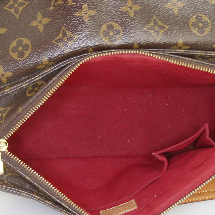 Bolso para llevar al hombro Louis Vuitton Cité en lona Monogram y cuero natural - Detail D2
