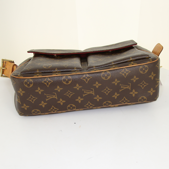 Louis Vuitton Cité shoulder bag in monogram canvas and natural leather - Detail D4