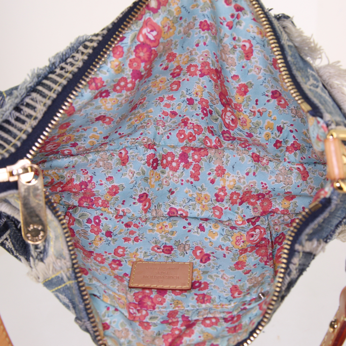 Bolso de mano Louis Vuitton Baggy en denim azul y cuero natural - Detail D2