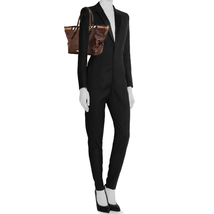 Borsa Burberry in tela Haymarket beige e pelle marrone - Detail D1