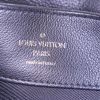 Borsa Louis Vuitton Lockme in pelle martellata nera - Detail D3 thumbnail