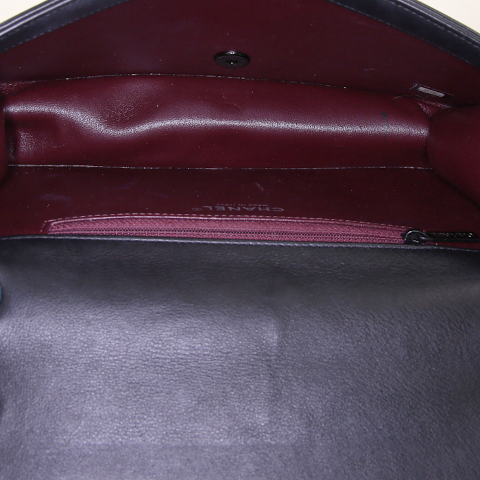 Bolso de mano Chanel Mademoiselle en cuero acolchado negro - Detail D3