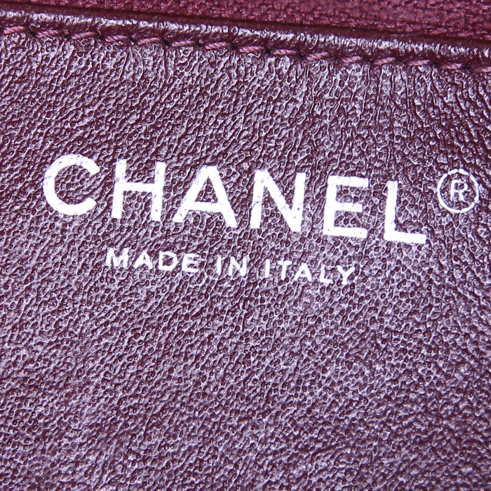 Chanel Mademoiselle handbag in black quilted leather - Detail D4