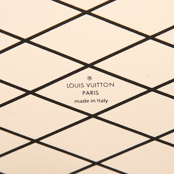 Louis Vuitton Petite Malle shoulder bag in pink and black epi leather - Detail D3