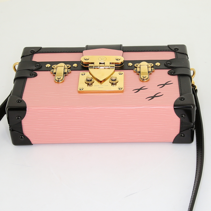 Louis Vuitton Petite Malle shoulder bag in pink and black epi leather - Detail D4