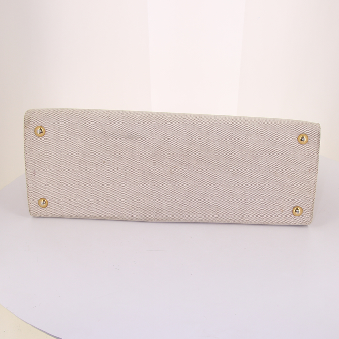 Bolso de mano Hermès Himalaya en lona beige y cuero - Detail D5