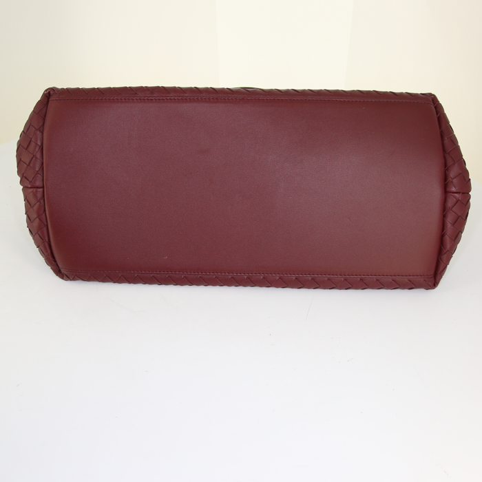 Sac à main Bottega Veneta Medium Top Handle en cuir intrecciato bordeaux - Detail D5