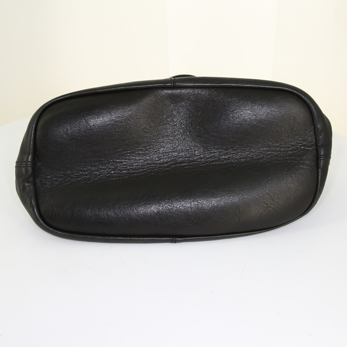 Bolso Cabás Givenchy Nightingale en cuero granulado negro - Detail D5