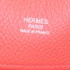Sac bandoulière Hermès So Kelly en cuir togo rouge Geranium - Detail D3 thumbnail