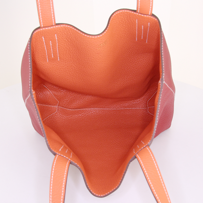 Sac cabas Hermes Double Sens en cuir togo rouge et orange - Detail D3