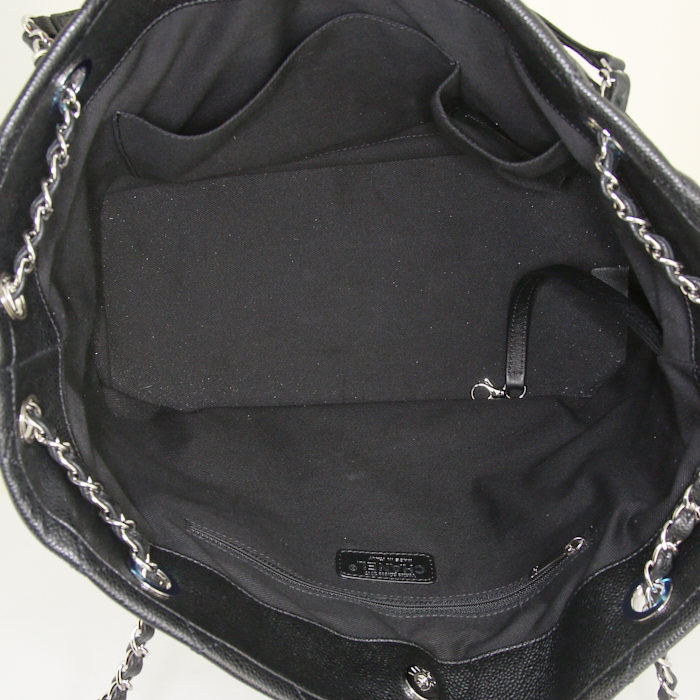 Sac cabas Chanel Grand Shopping en cuir grainé matelassé noir - Detail D2
