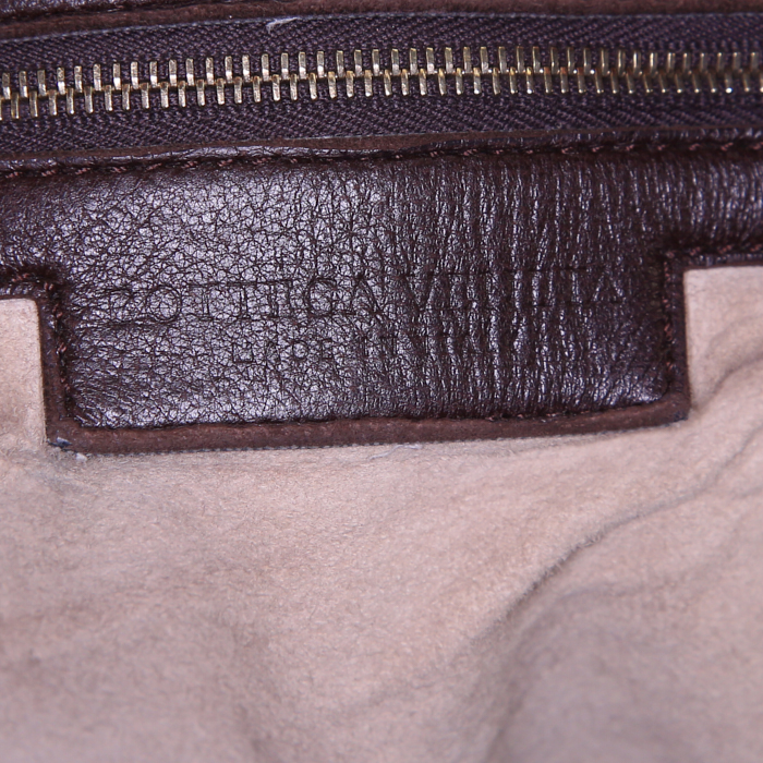 Bolso de mano Bottega Veneta Veneta en cuero intrecciato marrón - Detail D3