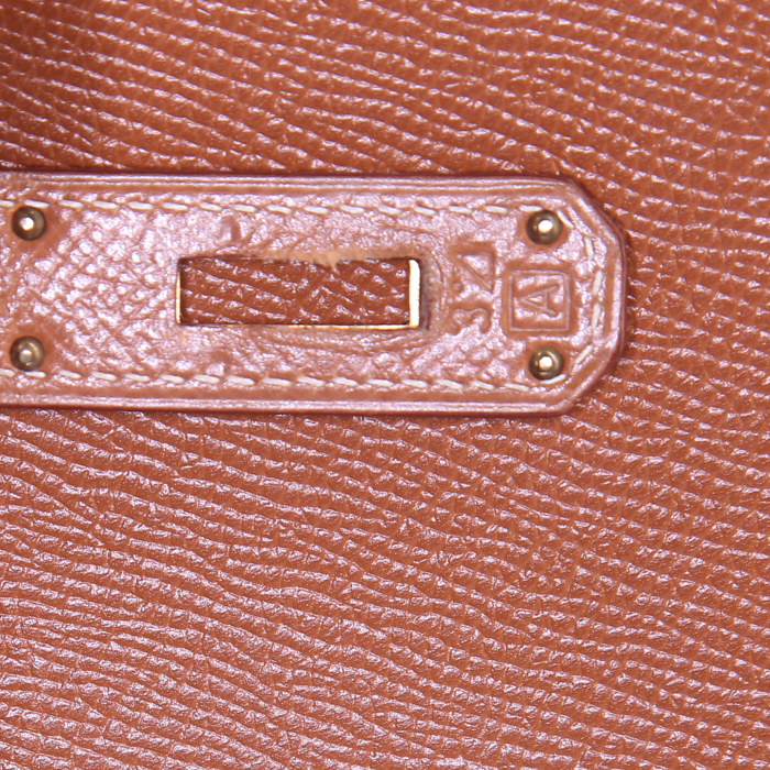 Bolso de mano Hermes Kelly 28 cm en cuero epsom color oro - Detail D5